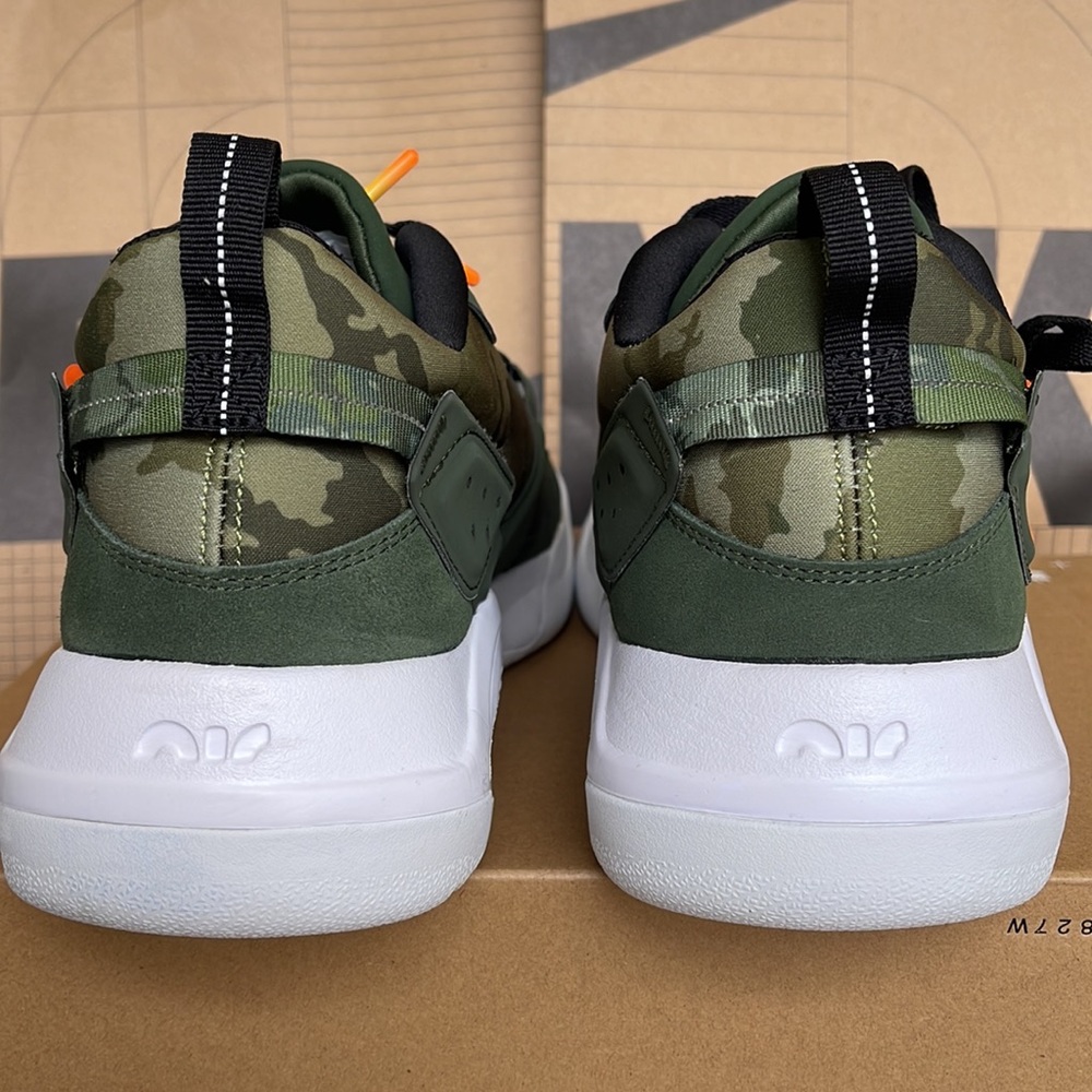 Jordan Air NFH "Bayou Boys"
Men’
Multi-Color/Black/White/Carbon Green
DM3263-900 - Picture 10 of 16
